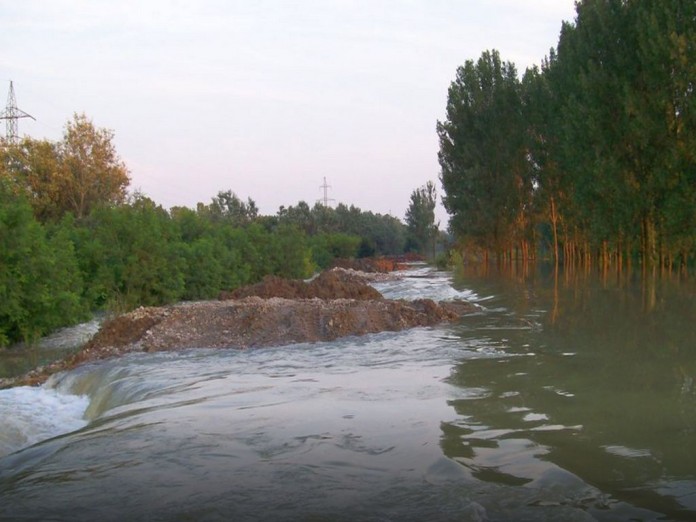 Delta Dunării, digurile diguri de apărare