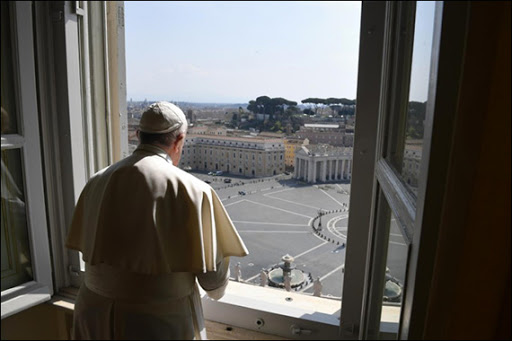 Papa s-a rugat pentru întreaga omenire, sursa: Google