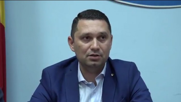 Primarul pedofil riscă suspendarea din partid