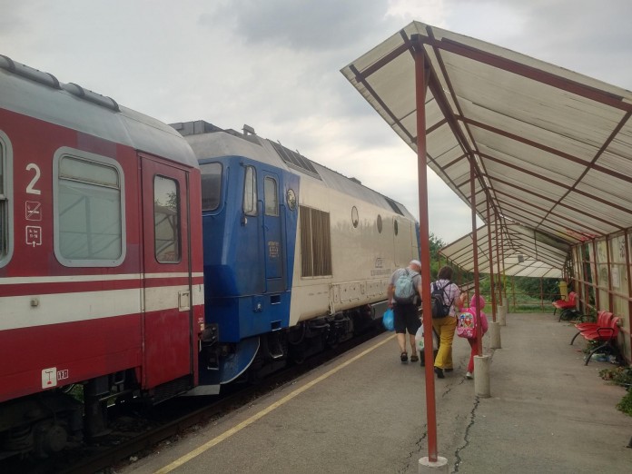 calea ferată spre Aeroport Gică Popescu despre trenul de Otopeni cu trenul la Otopeni