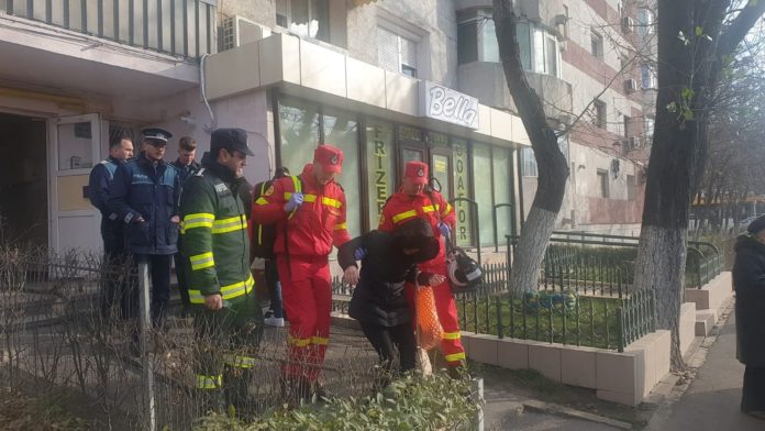 Incendiu într-un bloc din Galați. Focul a fost pus intenționat