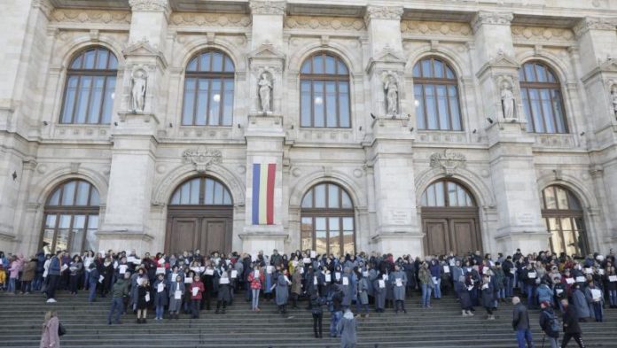 Curtea de Apel Bucureşti, grevă din cauza pensiilor magistraţilor