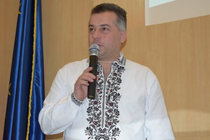Profesorul Alexandru Dumbravă