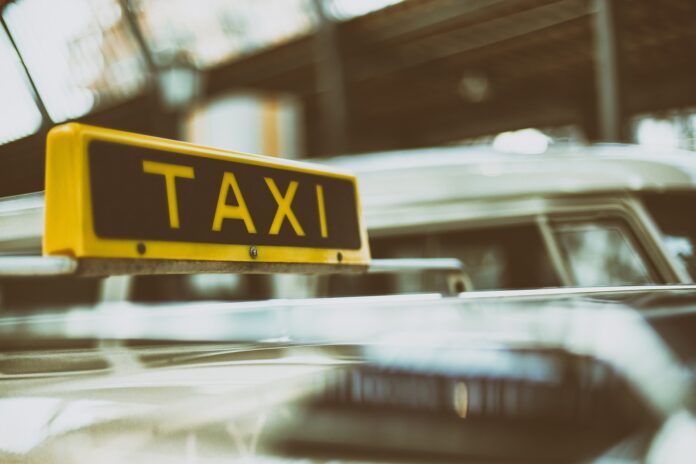 Foto sursa : taxi, pixabay.com